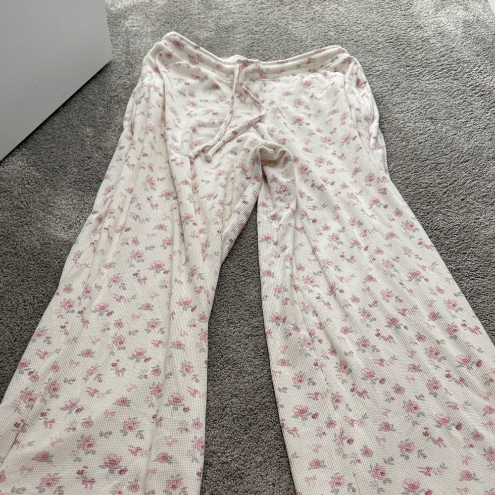 Hollister Cream Floral Pants